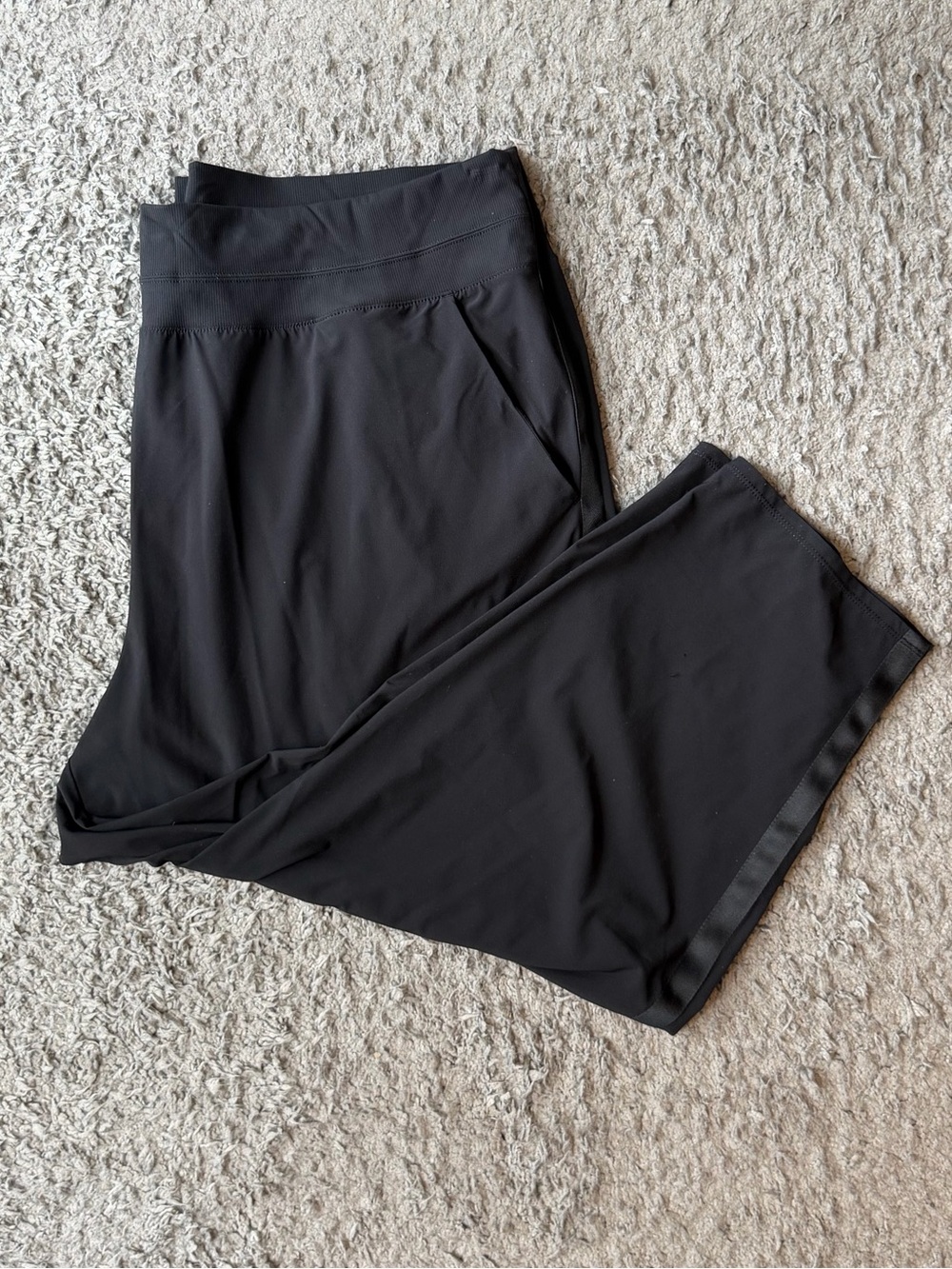 Athleta Nolita Slim Tapered Crop Pant